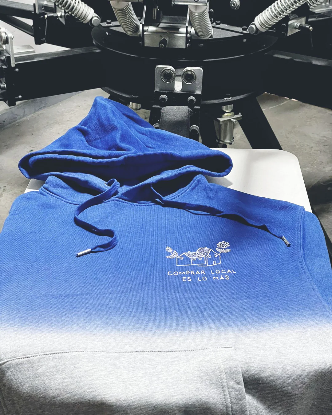 Sudadera local sostenible